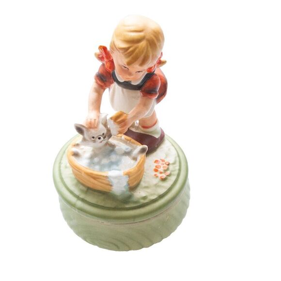 Vintage Japan Bisque Porcelain Girl Giving Cat A Bath Rotating Music Box Works - Picture 3 of 11